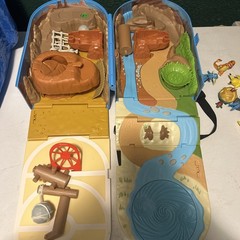 Jazwares 2022 Pokémon Carry Case Battle Desert Backpack Playset Blue W Figs