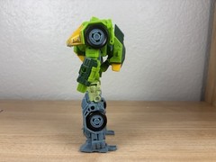 Hasbro Transformers War for Cybertron Autobot Springer