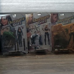 Danger Girl Boxed Action Figure Lot of 3 w/ Alligator & Knife – Sydney Abbey