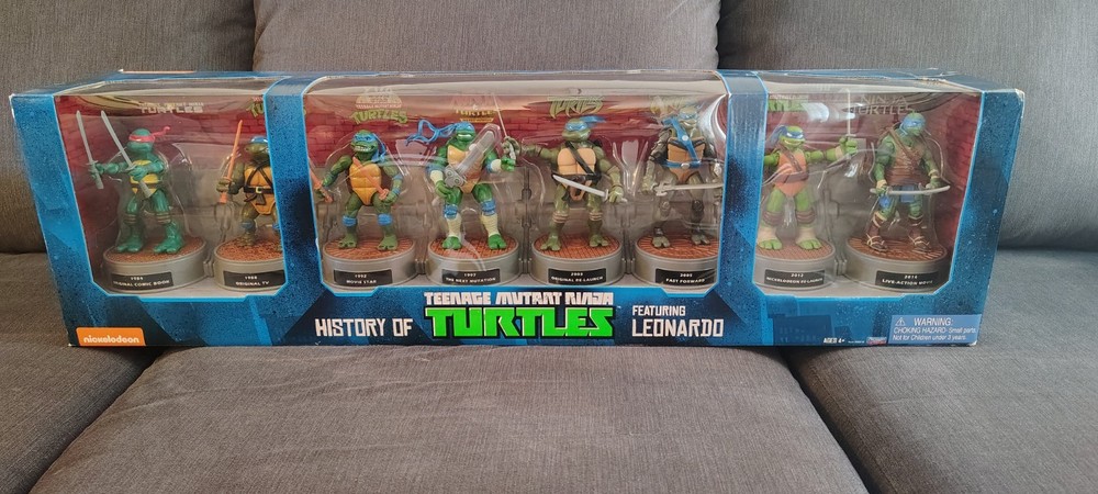 Teenage Mutant Ninja Turtles History of Leonardo 8 Action Figure Set TMNT NEW
