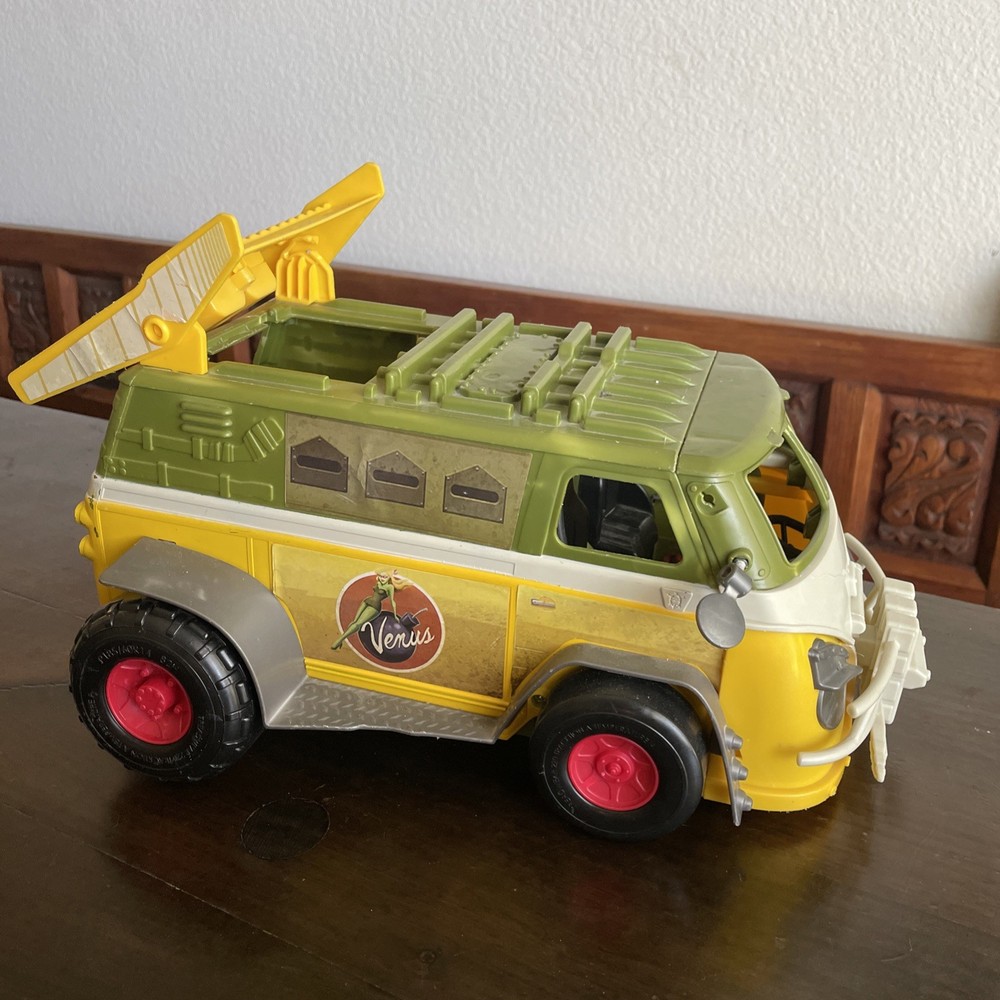 TMNT Party Wagon Pulverizing Pavement Pounder 2014 Playmates 94423