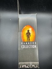 Jurassic Park World Hammond Collection Dilophosaurus Legacy Collection Amber