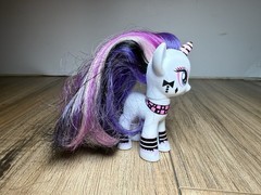 My Little Pony MLP Pony Mania Goth Rarity G4 3″ Brushable Pony FIM