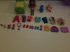 Just Play Doc McStuffins On-the-Go So Much Better Lambie 20+ Extra Pieces
