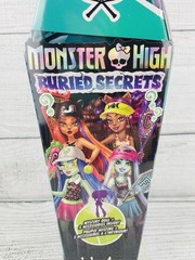 Monster High Buried Secrets MYSTERY – 11″ Doll 1 Pair Of Shoes 4 Accessories NEW
