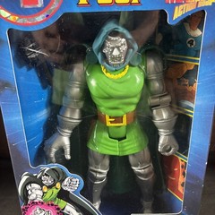 DR. DOOM FANTASTIC FOUR DELUXE EDITION 10″ TOY BIZ MARVEL ACTION FIGURE NEW
