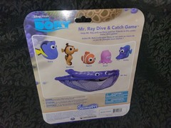 NEW SwimWays Disney Pixar Finding Dory Mr. Ray Dive & Catch Pool Bath Game Toy