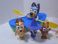 BIG LOT OF BLUEY FIGURES, VEHICLES, AND ACCESSORIES (LOOK) LOT #1