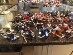 JUST IN UPDATED93 -2000 BULK AUCTIONS NHL Hockey Starting Lineup LOOSE PICK ONE