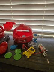 Octonauts Gup-X Rescue Vehicle w/ Captain Barnacles & Accessories Near Complete