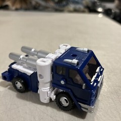 Transformers Autobot Pipes Deluxe Class Kingdom War Cybertron – Complete