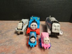 Thomas the Train &Friends Die Cast &Plastic Trains Lot of 5