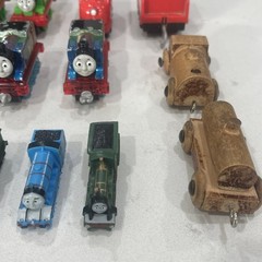 Misc Mixed Lot 19 Wooden/Die Cast/Plastic Train Cars. Thomas The Train/Unknown