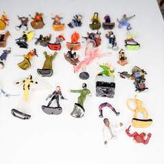 Lot Of 35 MiniFigs Toys Comics Heroes Wiz Kids Die Cast Mini-Figures Bundles