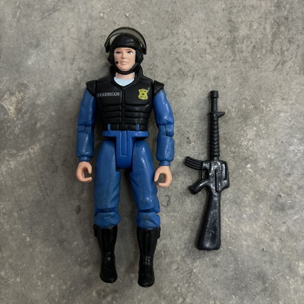 Toy Island Vintage Toy 1994 RoboCop Figure Soldier with Weapon Toy