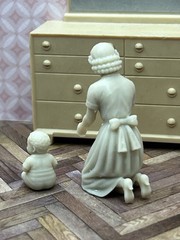 1:24 1950 Dollhouse Mom and Toddler Baby Child Inspired by Marx