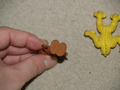 Diener Eraser Lizard Man & 2x Alien 2″ figure yellow rubber yellow brown