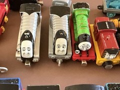 Lot Of 40+ Thomas The Train, trains, Battery powered, Diecast, Wood