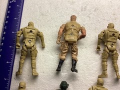 Unbranded Action Figures Army Men Military Soldiers Lot of 11.