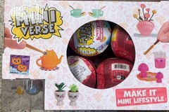 LOT OF 15/DISPLAY CASE MGAs Miniverse Make It Mini Lifestyle Series 2