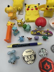 24pc Vintage Pokémon Figure Toy/Collectibles Lot – Unique PLUSH PIKACHU T4