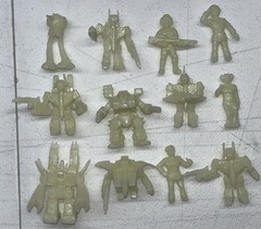 Super 7 robotech M.U.S.C.L.E. trashcan full set of 12 figures in glow 2018