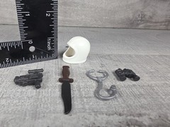 Action Figure Mixed Lot G.I. JOE Knife Gun Binoculars Weapon Helmet g78e