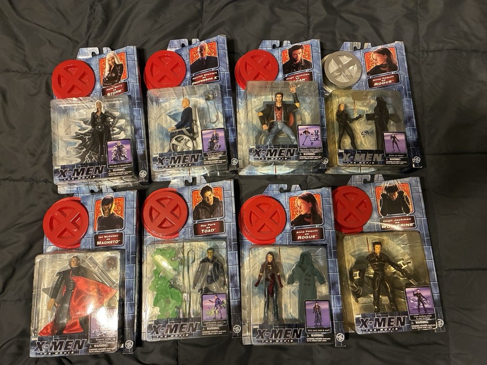 X-Men Movie (2000) 8 Action Figure Lot: Wolverine, Rogue, Storm, Prof X, Magneto