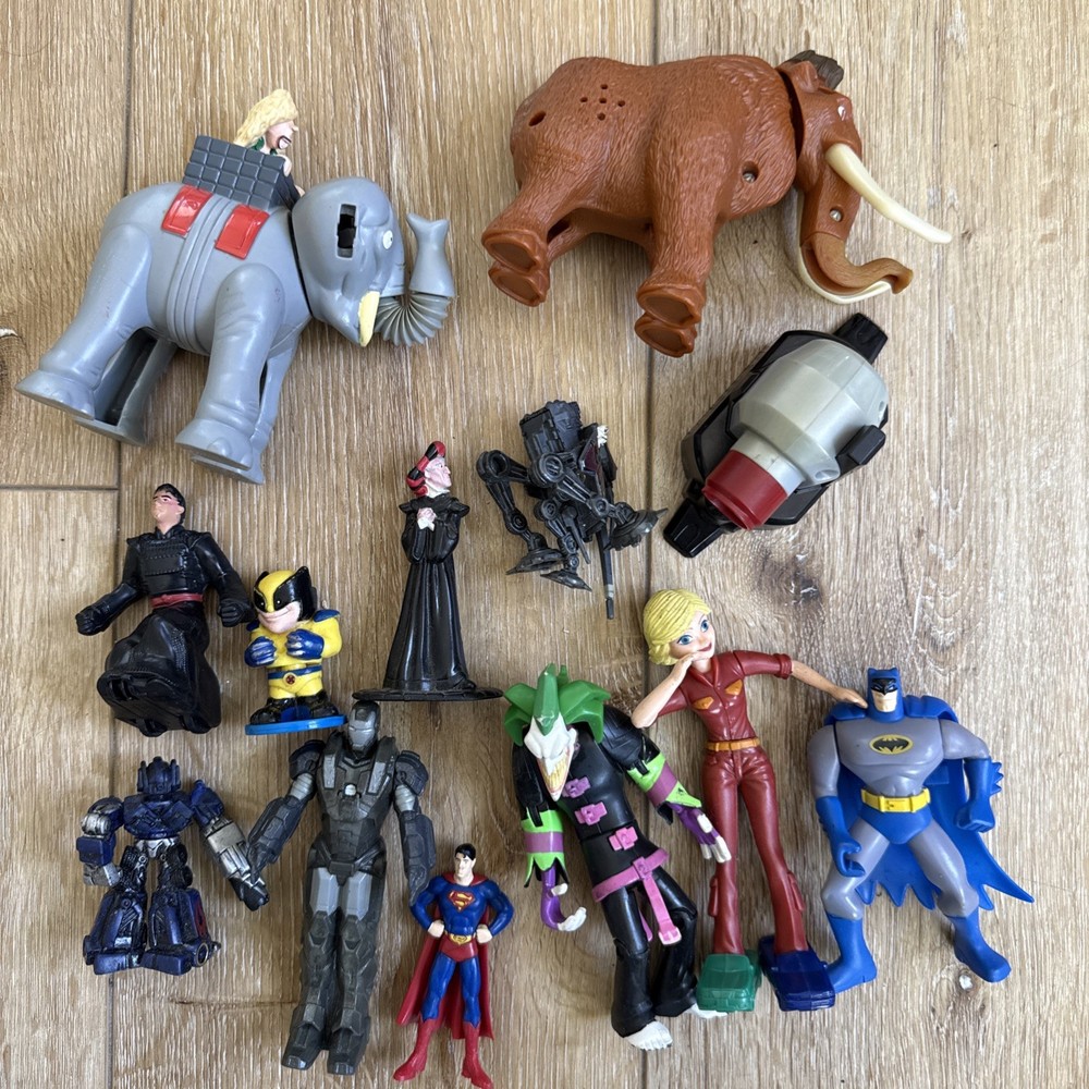 Lot Of 13 BATMAN JOKER Action Figures Collectibles