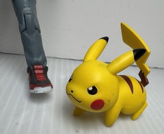 Pokémon Ash Ketchum Tomy Toy Figure W/ Pikachu Nintendo Pokemon