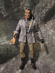 NECA The Terminator Battle Damage Tech Noir T-800 Figure Arnold Schwarzenegger