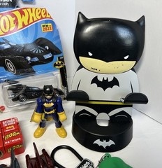 Batman Collector Merchandise Lot Mixed Products Hotwheels Landyard Figurines