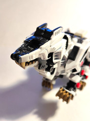 Vintage 2002 Tomy Zoids WHITE LIGER ZERO Robot Figure Incomplete