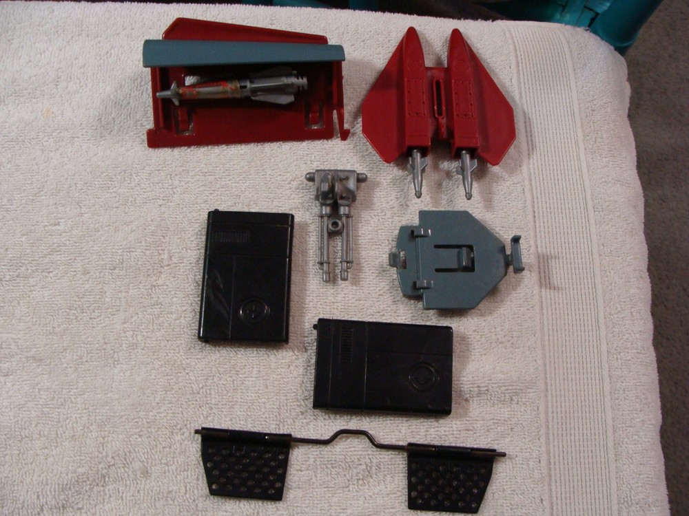 1986NIGHT RAVEN PARTS ENGINE COVERS,BOMB BAY W/MISSILES AND MORE ORIGINAL PARTS