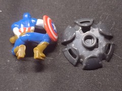 Marvel’s The Avengers Captain America Kinder Joy Miniature Figure