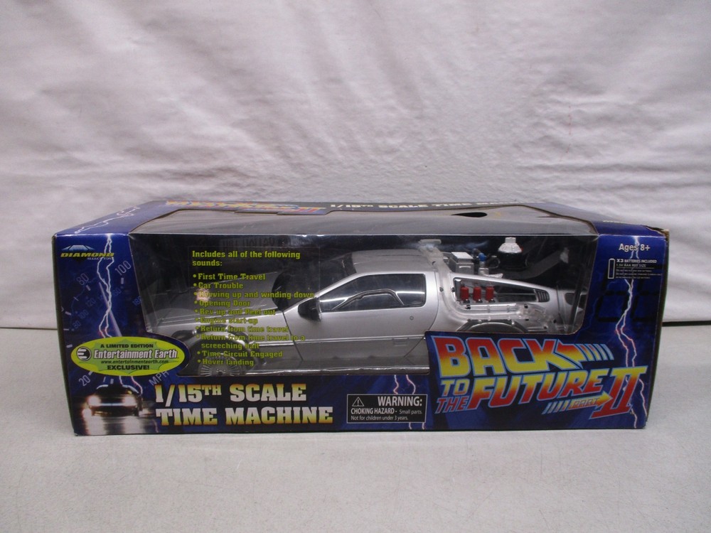 2010 Diamond Select Toys Back to the Future Part II Time Machine 1/15