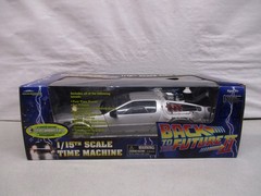 2010 Diamond Select Toys Back to the Future Part II Time Machine 1/15