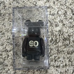 Medicom Bearbrick Series 44 100% Artist James Bond 007 60th Anniversary