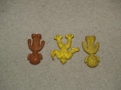 Diener Eraser Lizard Man & 2x Alien 2″ figure yellow rubber yellow brown