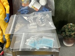 Manipple Studio 1/12 Breaking Bad Walter and Jessie Mezco Style Hazmat Figures