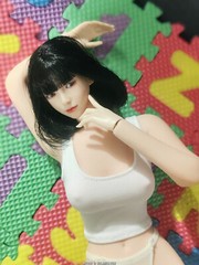 US 1:6 Pale Skin Medium Breast Female Makeup Seamless Figure Body With detail