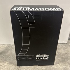New Huck Gee Kidrobot Akuma Bomb Akumabomb Grey Skully version Edition 500 NIB