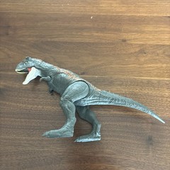 Jurassic World Dominion Owen Escape Carnotaurus Dinosaur Figure used