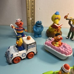 SESAME STREET FIGURES And DIE CASTS 1980’s ~LOT OF 10