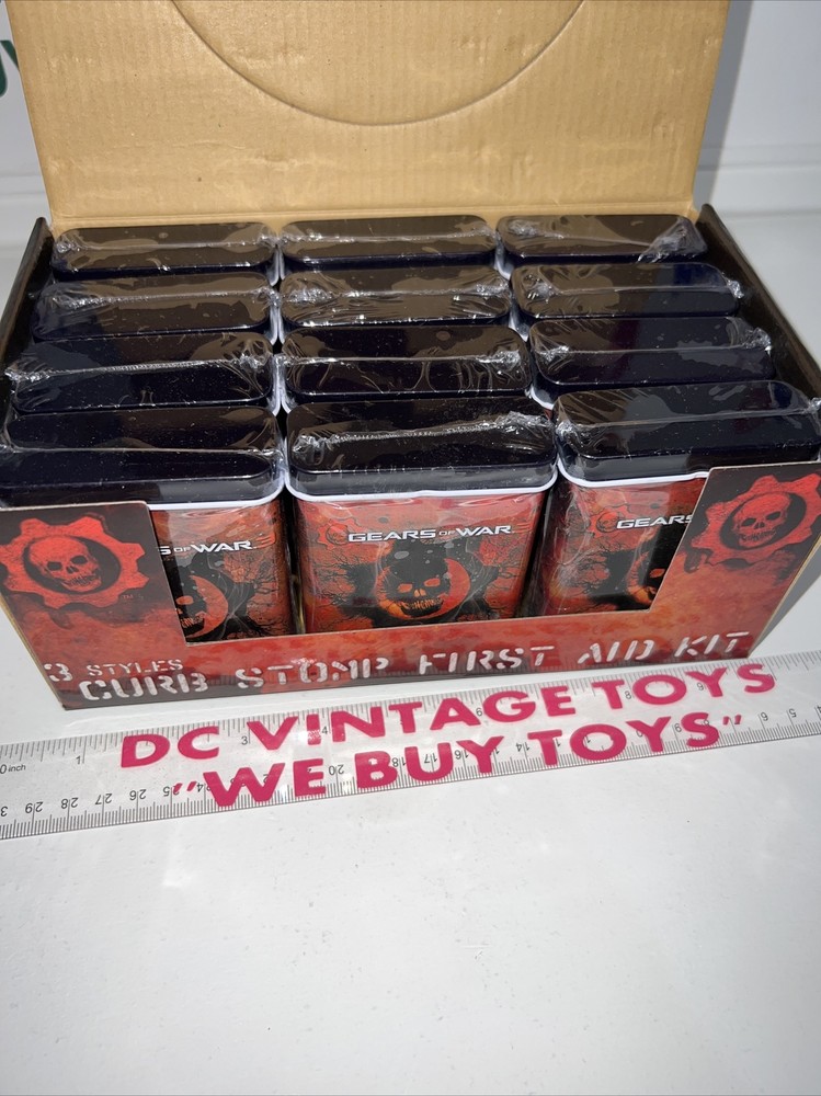 Gears of War 3 NECA 3 Styles Curb Stomp First Aid Kit Full Store Display 🔥