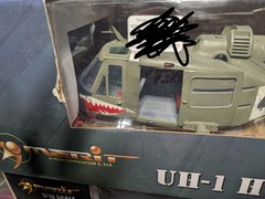 New UH-1 Huey B Shark Mouth MERIT International 1:18 Vietnam Helicopter US USA