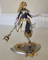 League of Legends #22 Lux Unlocked RETIRED Figure Statue Riot Luxanna Crownguard