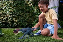 Jurassic World Carnotaurus Dinosaur Action Figure//
