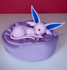Hollybox Pokemon Eevee Evolutions Sweet Dreams Sleeping Figure – Choose Design