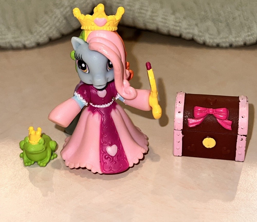 Princess Dress-up with Rainbow Dash (Generation 3, from the Ponyville series)